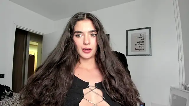 PortraitMarie online show from February 4, 7:55 pm