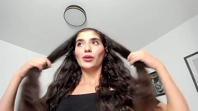 PortraitMarie online show from February 1, 2:56 pm