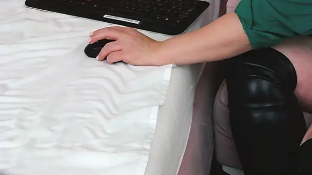 JudithCombs online show from February 26, 9:55 am