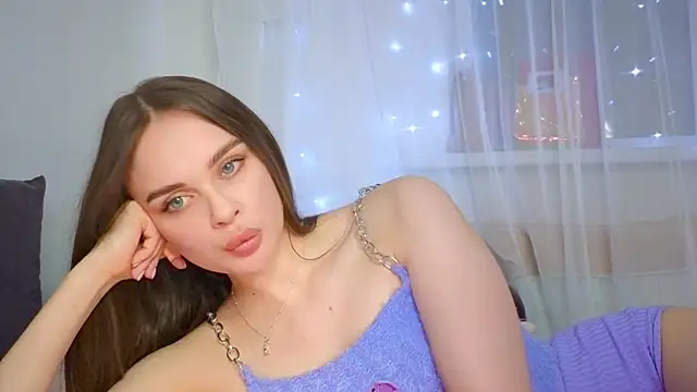 Snapshot of KristenSayles chatting on February 14, 7:23 pm KristenSayles online show from February 14, 7:23 pm