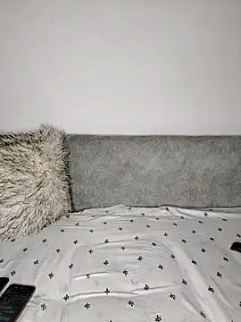 bebygirl143s online show from November 29, 8:31 pm