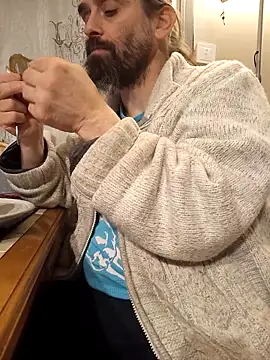 Snapshot of teekoine1 chatting on November 21, 11:37 pm teekoine1 online show from November 21, 11:37 pm