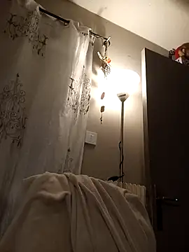 Snapshot of teekoine1 chatting on October 15, 8:39 pm teekoine1 online show from October 15, 8:39 pm