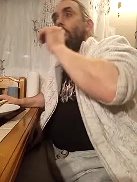 Snapshot of teekoine1 chatting on October 20, 12:24 am teekoine1 online show from October 20, 12:24 am