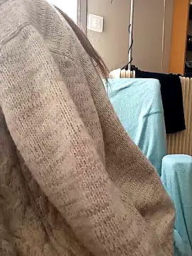 Snapshot of teekoine1 chatting on February 3, 9:19 am teekoine1 online show from February 3, 9:19 am