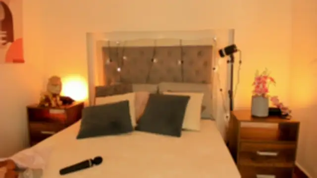 mia crawford online show from March 22, 1:12 pm