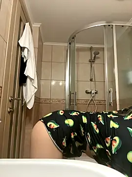 Snapshot of freiiaflower chatting on October 11, 5:25 pm freiiaflower online show from October 11, 5:25 pm