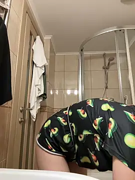 Snapshot of freiiaflower chatting on October 12, 6:09 pm freiiaflower online show from October 12, 6:09 pm