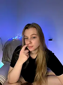 Snapshot of freiiaflower chatting on October 29, 7:24 pm freiiaflower online show from October 29, 7:24 pm