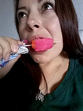 seherlatin online show from October 26, 8:20 pm