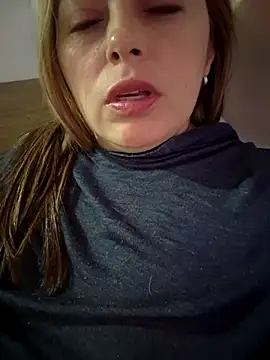 Snapshot of seherlatin chatting on June 14, 2:24 am seherlatin online show from June 14, 2:24 am
