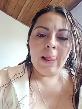 Snapshot of seherlatin chatting on July 6, 2:46 pm seherlatin online show from July 6, 2:46 pm
