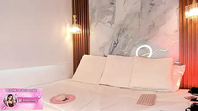 Gabbyy  online show from March 25, 8:19 pm