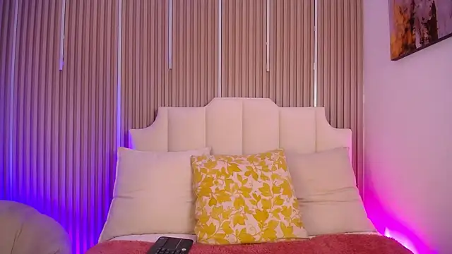 Snapshot of Katy_Van chatting on July 17, 9:01 pm Katy Van online show from July 17, 9:01 pm