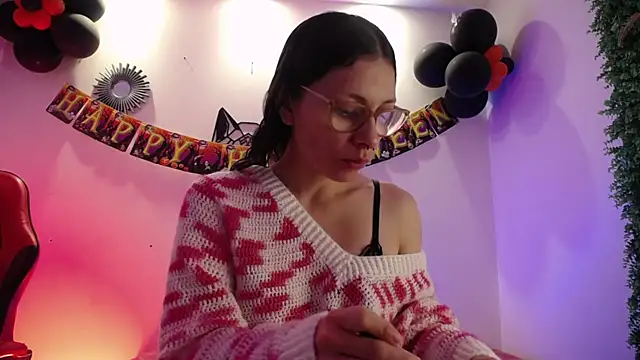 Katy Van online show from November 2, 8:47 pm