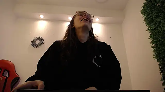 Katy Van online show from December 14, 8:36 pm