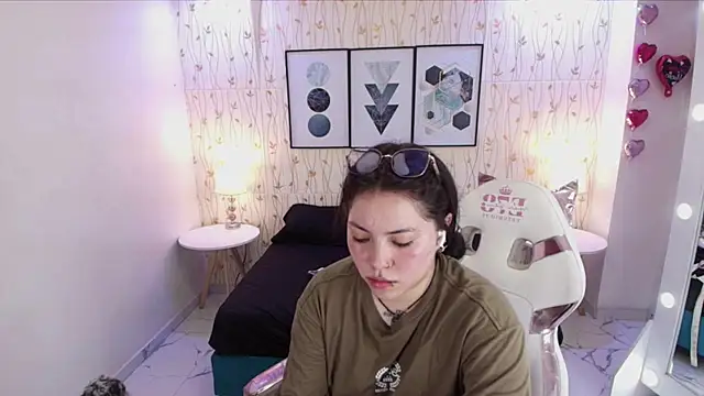 Isa reel online show from March 19, 7:49 pm