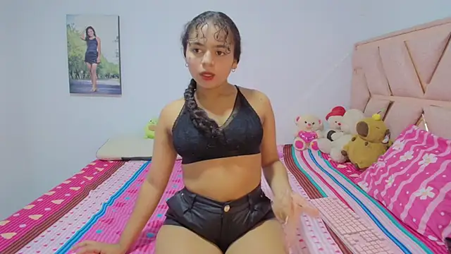 Snapshot of Winnifer_Gonzal chatting on February 24, 3:29 am Winnifer Gonzal online show from February 24, 3:29 am