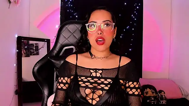 willow poisson online show from March 6, 6:26 pm