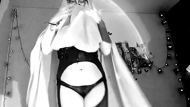 willow poisson online show from October 9, 5:35 pm