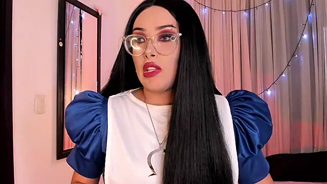 Snapshot of willow_poisson chatting on June 20, 6:02 pm willow poisson online show from June 20, 6:02 pm