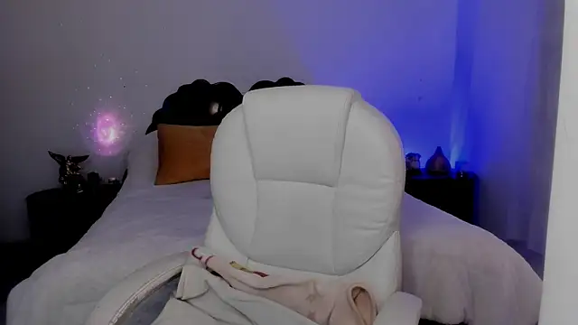 emilydolshe2 online show from November 20, 1:56 pm