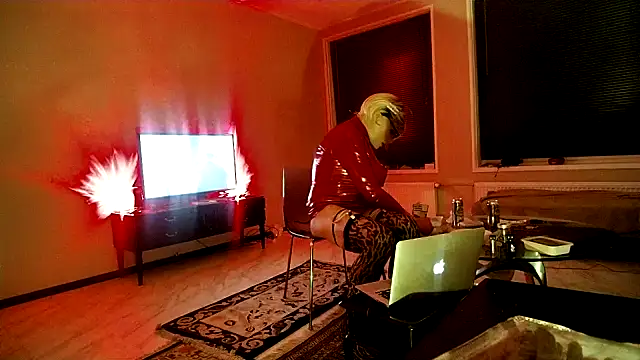 CharlotteVixxens online show from January 14, 11:48 pm