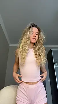 JessIsLove online show from February 25, 5:07 am