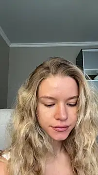 JessIsLove online show from March 9, 5:00 am