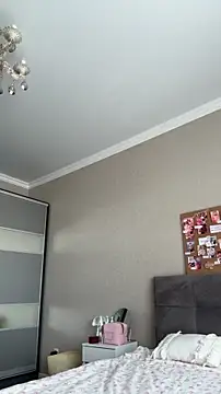 JessIsLove online show from May 25, 5:18 am