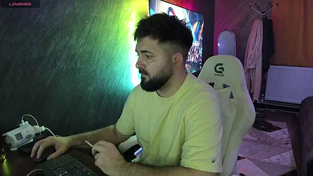 Eduu2322 online show from April 10, 9:44 pm