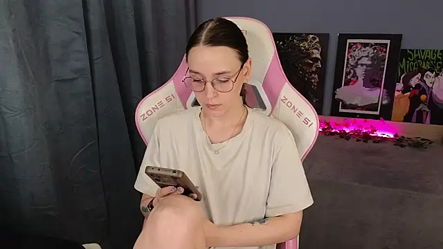 Snapshot of Sweet_frosti chatting on May 24, 3:28 am Sweet frosti online show from May 24, 3:28 am