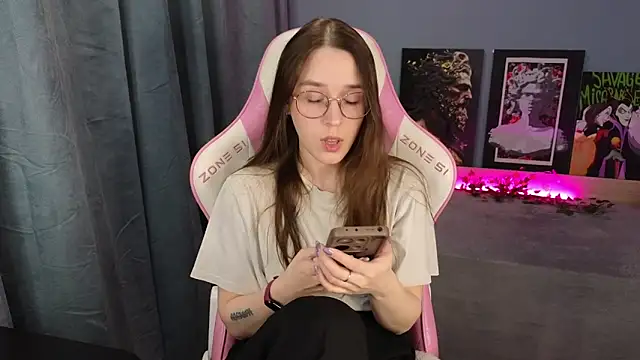 Snapshot of Sweet_frosti chatting on May 29, 3:23 am Sweet frosti online show from May 29, 3:23 am