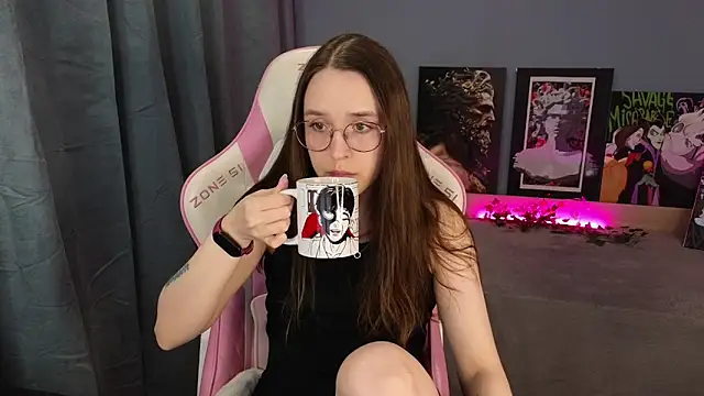 Snapshot of Sweet_frosti chatting on May 28, 3:14 am Sweet frosti online show from May 28, 3:14 am