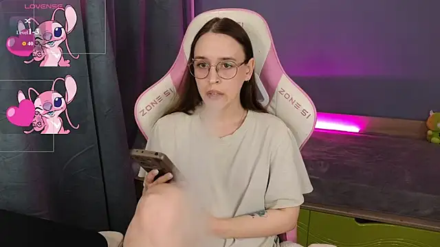 Snapshot of Sweet_frosti chatting on June 29, 3:46 am Sweet frosti online show from June 29, 3:46 am