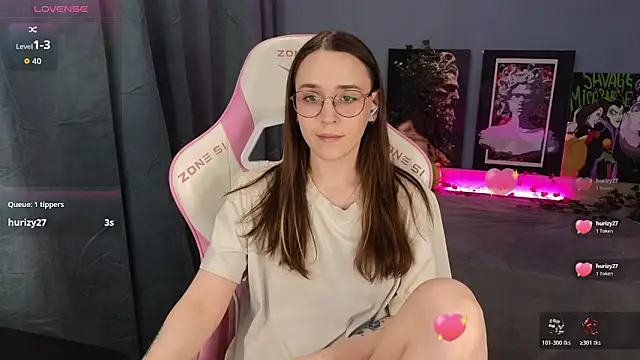 Snapshot of Sweet_frosti chatting on April 23, 3:24 am Sweet frosti online show from April 23, 3:24 am