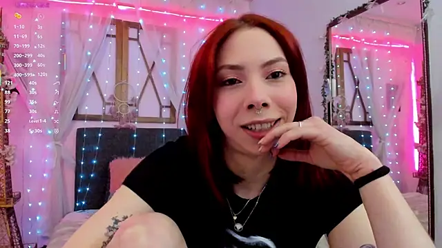 Snapshot of laura_olssen chatting on November 10, 12:21 pm laura olssen online show from November 10, 12:21 pm