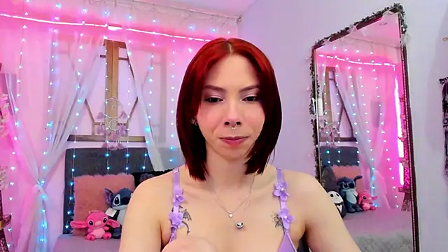 Snapshot of laura_olssen chatting on September 24, 12:33 pm laura olssen online show from September 24, 12:33 pm