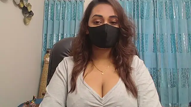 Snapshot of OH-Monica chatting on October 11, 7:53 am OH-Monica online show from October 11, 7:53 am