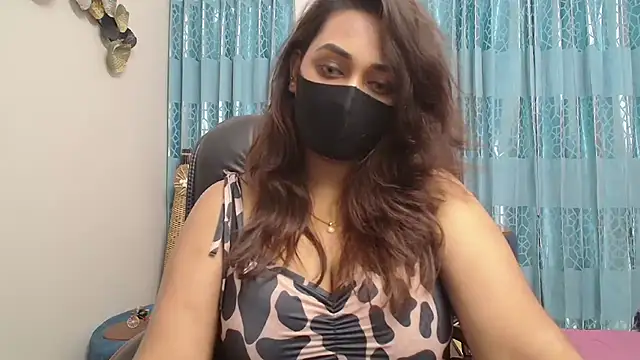 Snapshot of OH-Monica chatting on October 6, 9:04 pm OH-Monica online show from October 6, 9:04 pm