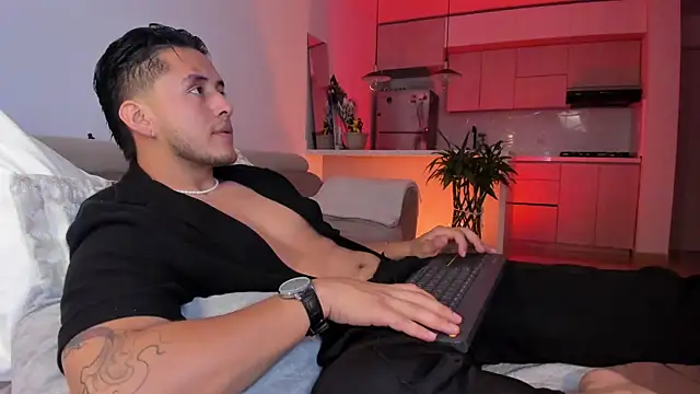 Chriskyle  online show from December 4, 12:31 am