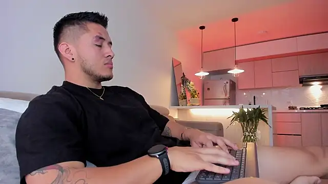 Snapshot of Chriskyle_ chatting on December 5, 1:33 pm Chriskyle  online show from December 5, 1:33 pm