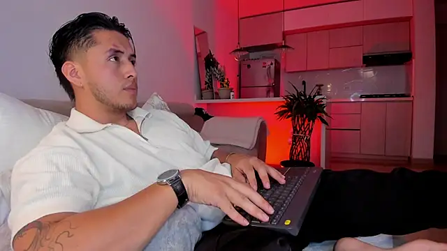 Chriskyle  online show from November 27, 12:00 am