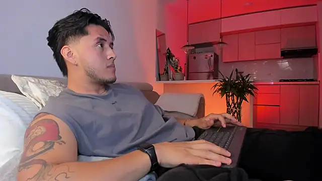 Chriskyle  online show from December 3, 12:01 am