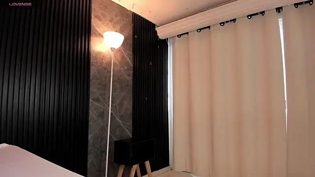 Snapshot of AdammClark1 chatting on November 7, 9:52 pm AdammClark1 online show from November 7, 9:52 pm