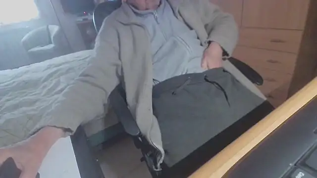 papillonhotofficial online show from February 2, 9:07 am