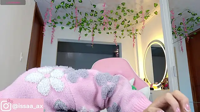 issagarcia online show from January 17, 6:11 pm