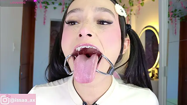 issagarcia online show from March 2, 10:06 pm