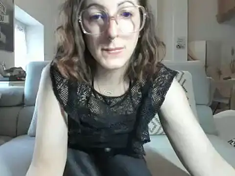 Snapshot of prunelle_sexy chatting on October 2, 6:17 am prunelle sexy online show from October 2, 6:17 am