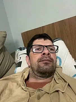 Snapshot of Juliano2289 chatting on June 30, 6:19 pm Juliano2289 online show from June 30, 6:19 pm